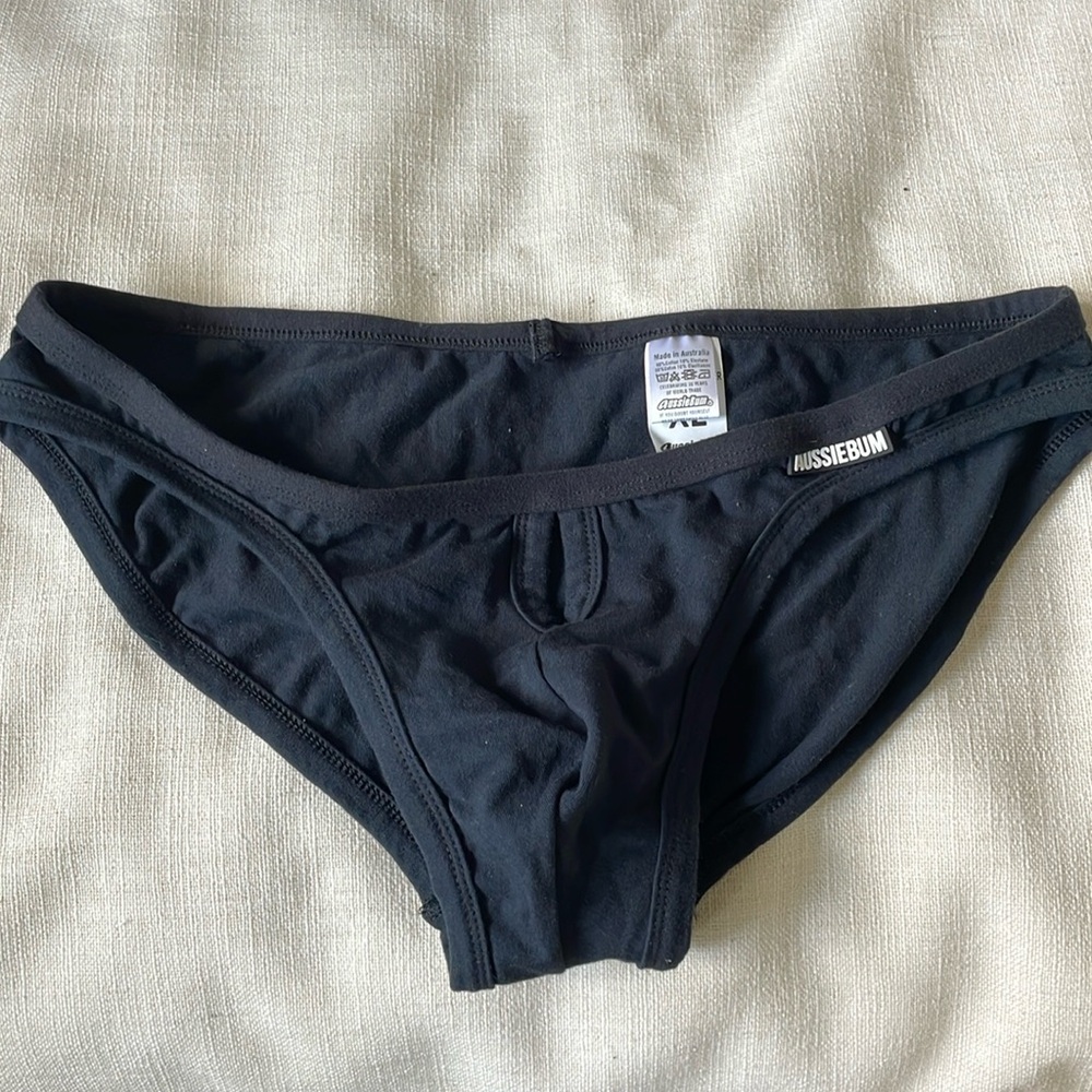 Men’s XL AussieBum cut out black briefs
